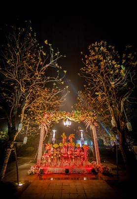 夜色下的户外婚礼