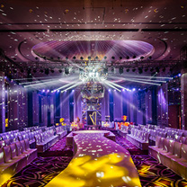 梦旅人婚礼秀《Young and Beautiful》落幕