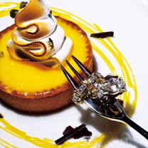 定制珠宝 创造婚礼诱人滋味