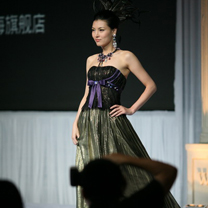 巴黎婚纱09新品发布