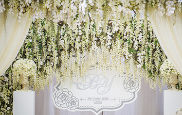 白绿色系婚礼布置视频