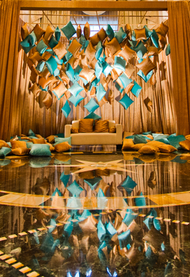 金+蓝绿色婚礼布置