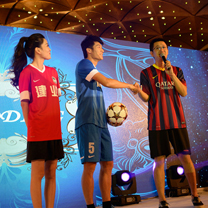 只为你の嫣然一笑——原国脚顾操婚礼