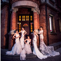 在婚礼之前男人有单身派对，女人有什么? Queen’s Palace为你打造奢华闺蜜大片！