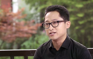 黄亮：用光影记录婚礼中的情感