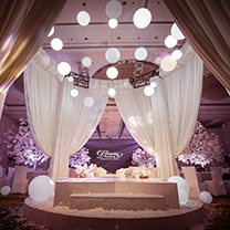 4月19日 《夜樱》主题婚礼秀在繁花中唯美落幕