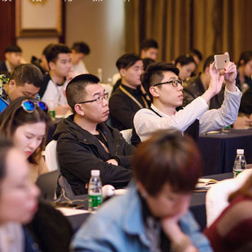 【2016亚洲婚礼风尚盛典】“DNA宴会设计专项课程&YourLight搭建课程”圆满完结