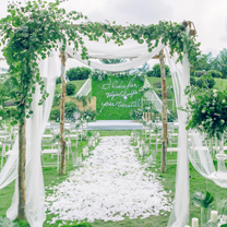 户外婚礼布置 | 这个初秋 用最雅致经典的色调搭配你的婚礼!