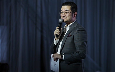 陈爵主持视频《你想爱多久》