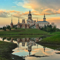 花了三天时间，他们在新建成的毛坯房里办了一场城堡婚礼！