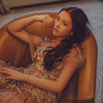 张靓颖、谭维维、林允、孙耀琦统统选择TA，2017注定气场全开的一年！