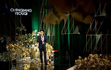 易南汀--《爱上另一个自己》