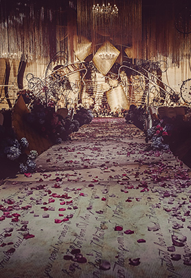 Alice′s Adventures in Books