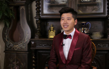 小明：由客户决定主持人的风格