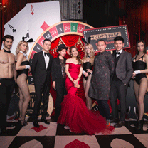 行业快报 | 哪个年度圣诞趴又有男模兔女郎又能做公益？恐怕只有他们了