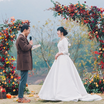 旅途相遇，大二生娃，走遍63个国家的他们，终于在8年后举办了婚礼……