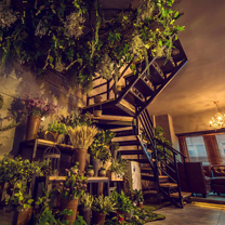 婚礼观点 | 从中国三线城市走到全国的婚礼品牌，他们坚定信仰，在逆境中寻找光明！