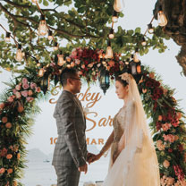 真实婚礼 | 在岩洞举办婚礼就像是一场如期而至的家宴