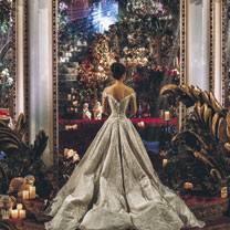 她说：周围朋友都说筹划婚礼很累，但经过他们的服务，感觉筹划婚礼既享受又愉悦...