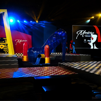 真实婚礼丨在这场盛大的party中，他们呈现了一个女孩的成长过程