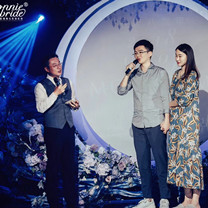 伯妮又搞事情了!这次他们摘了颗月亮......