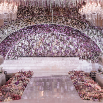 真实婚礼 | 你能想象吗?这场百万婚礼,由200000朵鲜花组成......