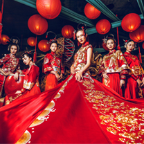 行业快报 | 在中国的金融中心,他们以婚礼秀为载体带你感受中西方文化的交流与碰撞