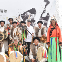 行业快报 | 【曼可瑞尔不一样的9周年】云海之上，不放牛羊，只牧浮云和姑娘……