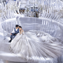 真实婚礼 | 厉害了!他们竟打造了一场“光芒万丈”的婚礼