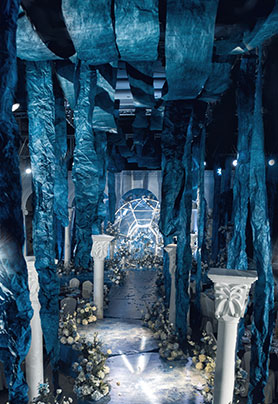 水边的阿狄丽娜