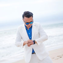 人物专访 | 服务增时还全免差旅！这个档期靠抢的海岛婚礼主持人果然任性