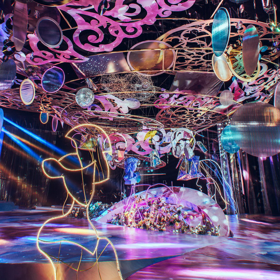 专题策划 | 我被科技撞了腰 | 玩转科技与艺术完美结合的“超形式”婚礼