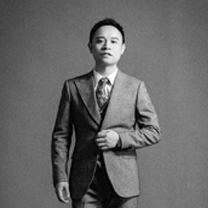 主持人金亮丨所谓主持,就是与新人情感的呼应