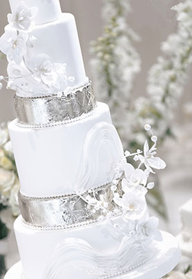 纯白高级质感婚礼甜品台