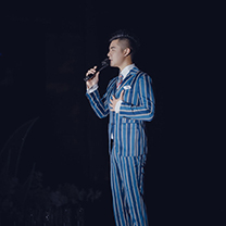 主持人亮亮 | 沉浸式主持,以完美的姿态全力以赴