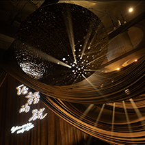 晨曦渐露,静守一片洒落的温柔