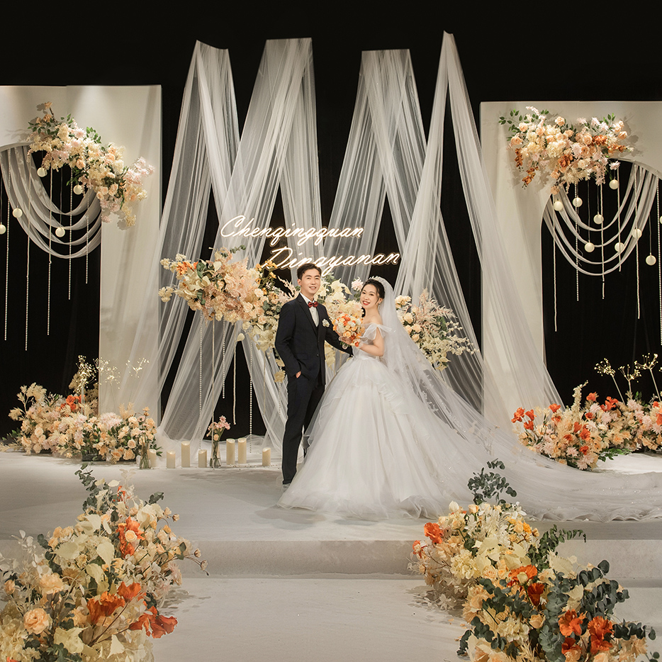 轻柔的浪漫 | 布幔与纱幔交织下的爱意缱绻