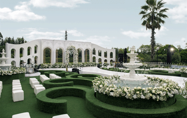 真香!这个季节的户外草坪婚礼