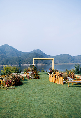 湖边婚礼