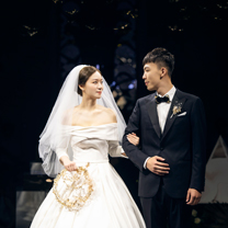 2000只飞鸟集结！！这位策划师新娘的婚礼有点酷