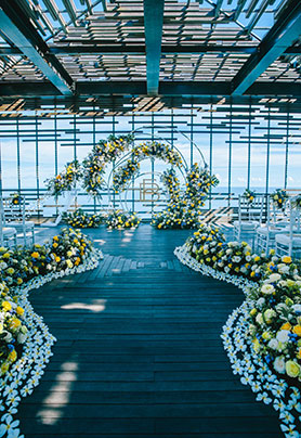 海水蓝撞色阳光黄