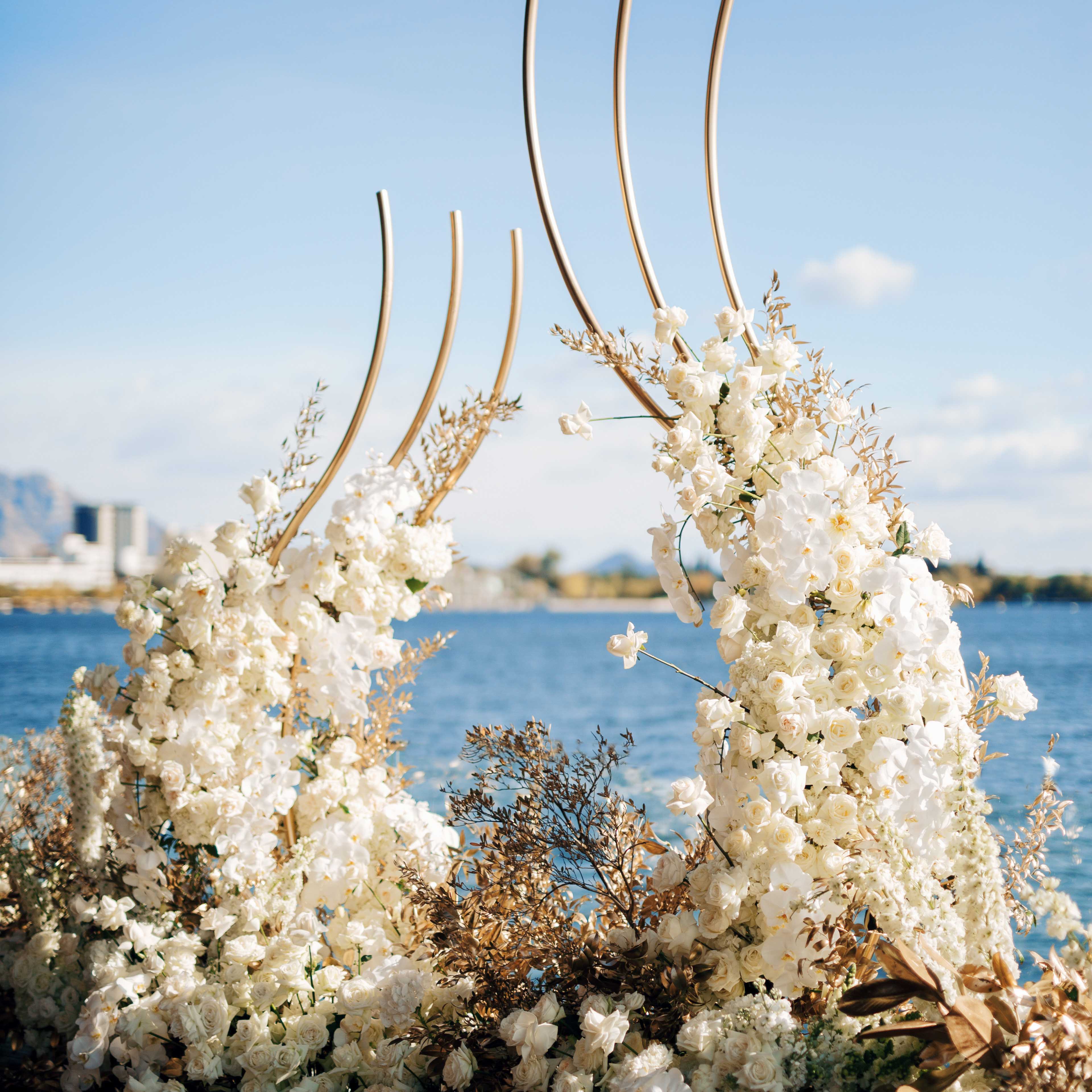 忠于自己，嫁给爱情，定情戒指成了我们的婚礼背景