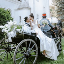 继迪拜、悉尼、马德里、瑞士之后，这一次他们的目的地婚礼之行来到了塞尔维亚Novi Sad