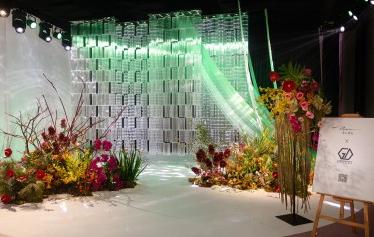 以布为墙，凭栏观院