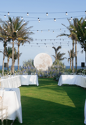 Dancing In The Moonlight