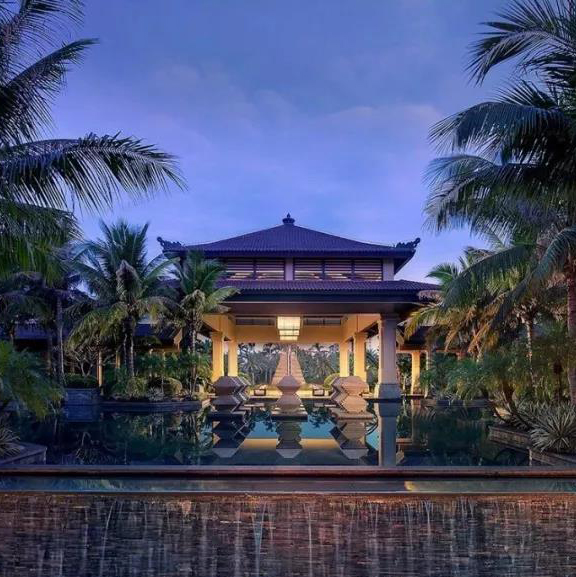 海南雅居乐莱佛士酒店丨这家拥有一百多年品牌历史的酒店，能给你怎样的体验？