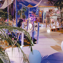 我们一起相约海滩,来场夏日婚礼派对吧!