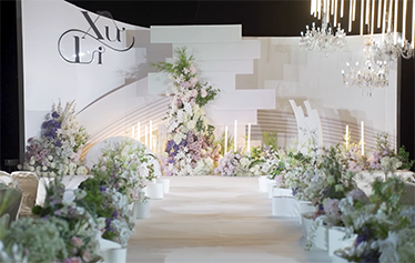 冉冉升起的第一缕阳光