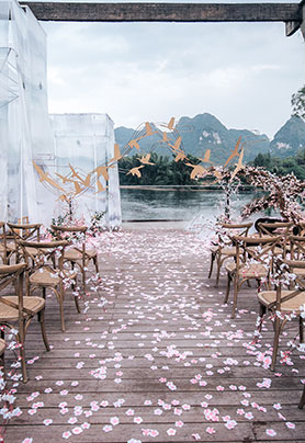 阳朔悦榕庄 <云霭·江上春>