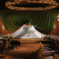 剧的下一幕是「 家」 | 一场颜色考究,质感与格调兼备的剧场婚礼!